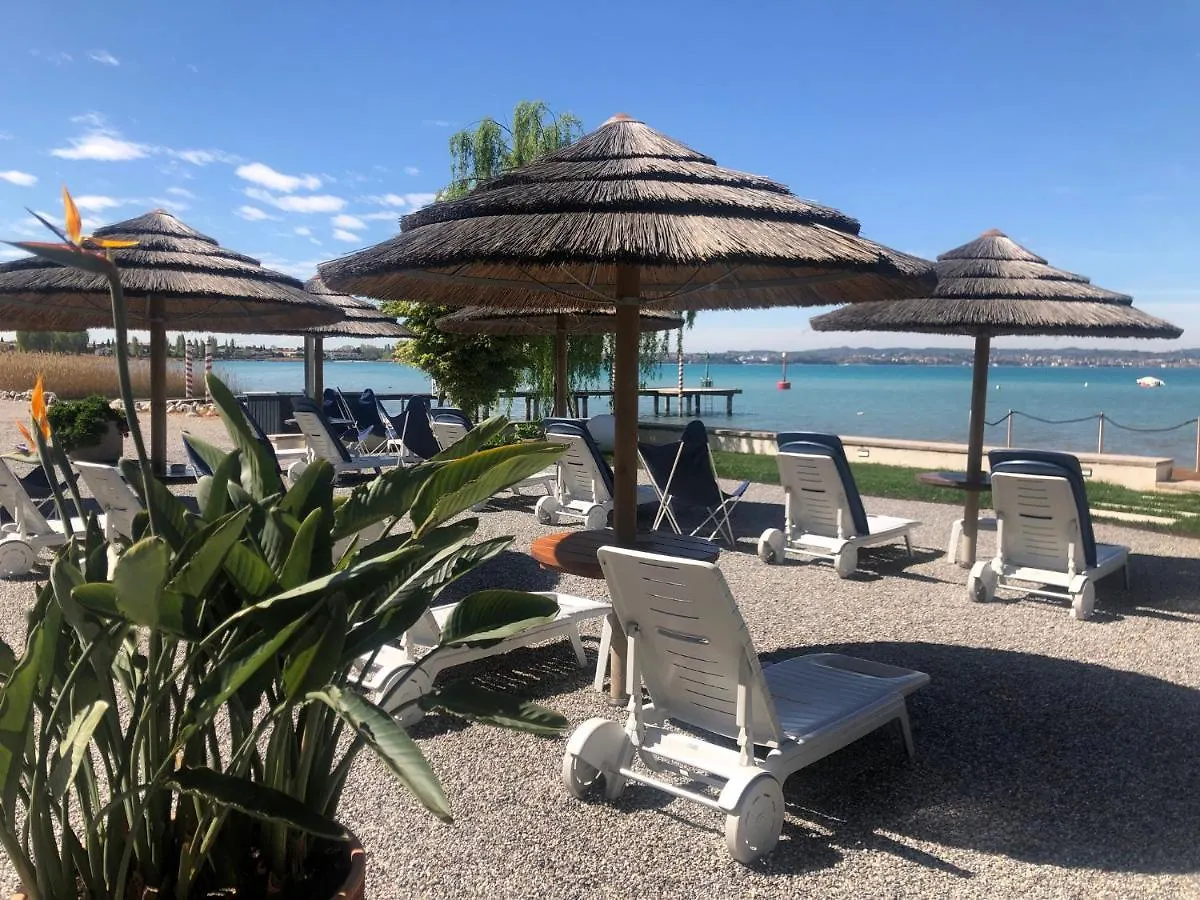 Le Petit Du Lac Sirmione Italia