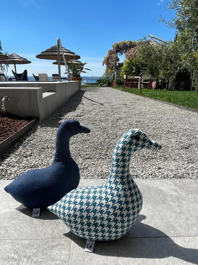 Le Petit Du Lac Sirmione Bed and breakfast