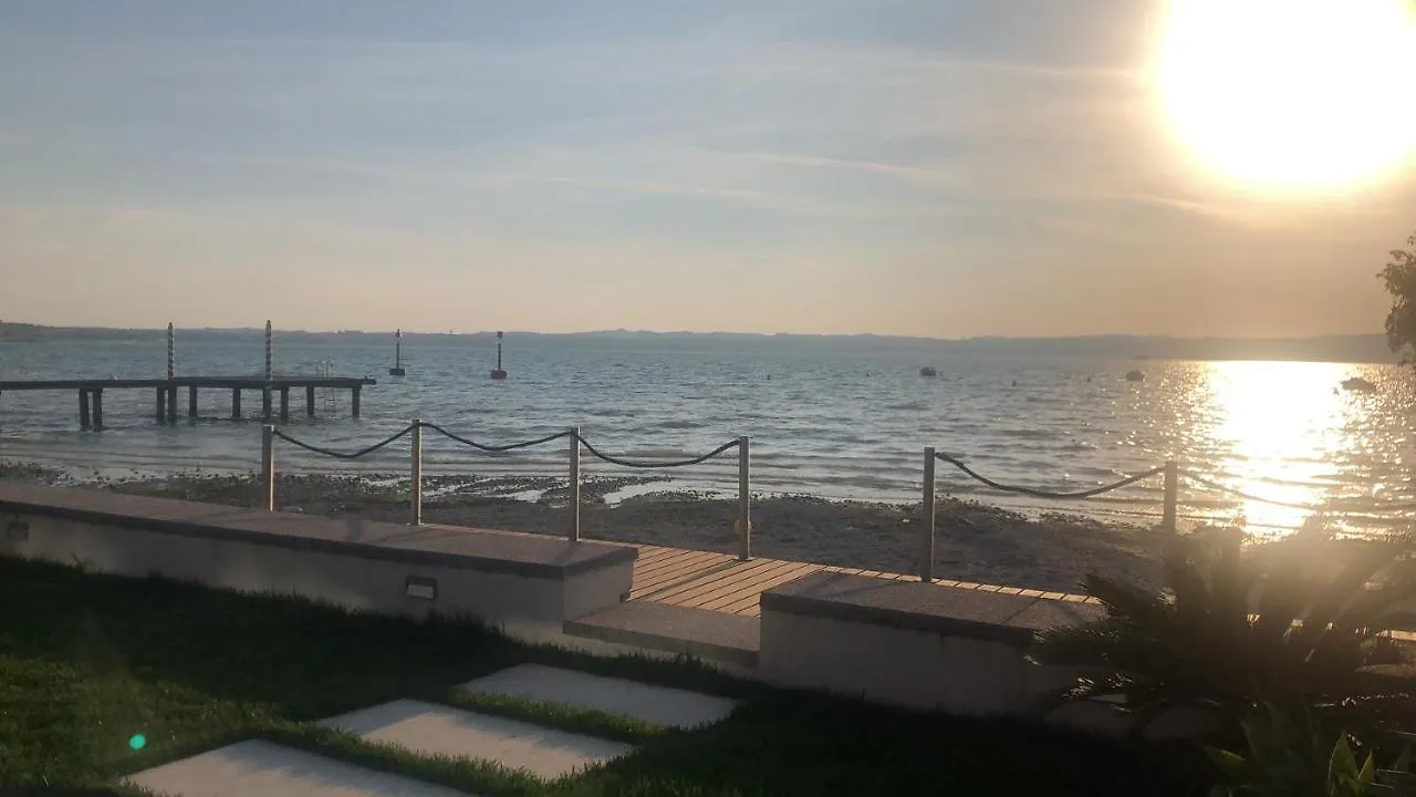 Le Petit Du Lac Sirmione Bed and breakfast