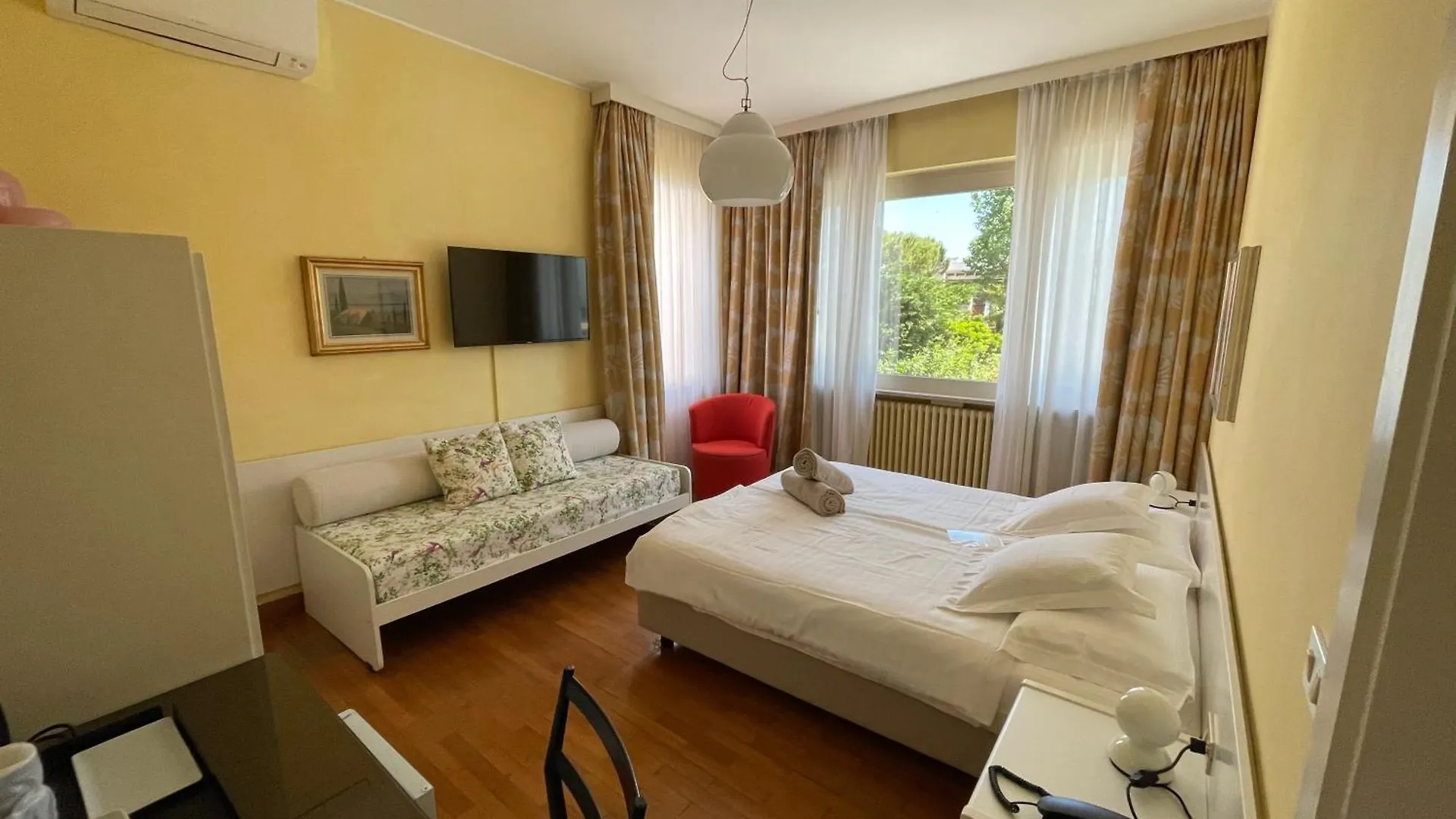 Le Petit Du Lac Sirmione Bed and breakfast