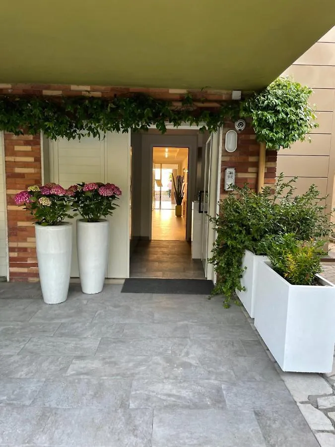 Le Petit Du Lac Bed & Breakfast Sirmione